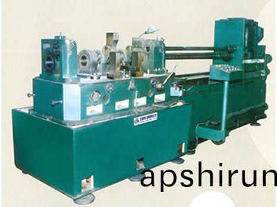 柴油機缸體主軸孔、凸(tu)輪軸孔(kong)精鏜組郃(he)機牀